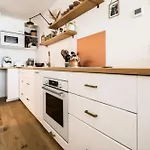 Sublime Spacious Apartment In Ménilmontant